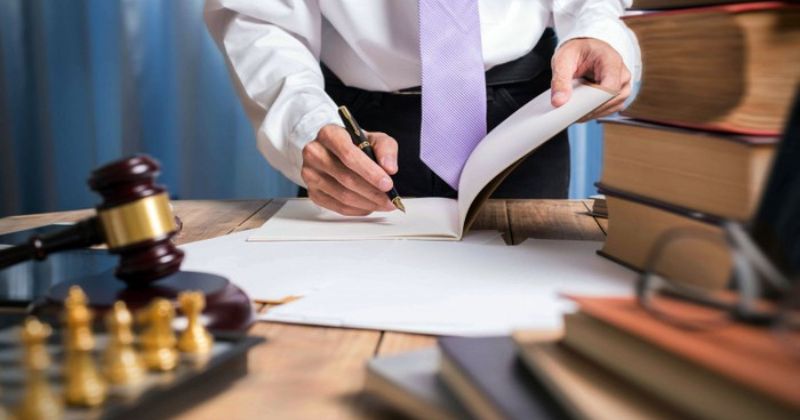 Chi Phí Thuê Luật Sư Tư Vấn Năm 2026 1 Chi Phí Thuê Luật Sư Tư Vấn Năm 2026